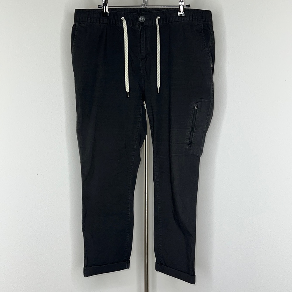 🔹 Vuori Cotton Pants